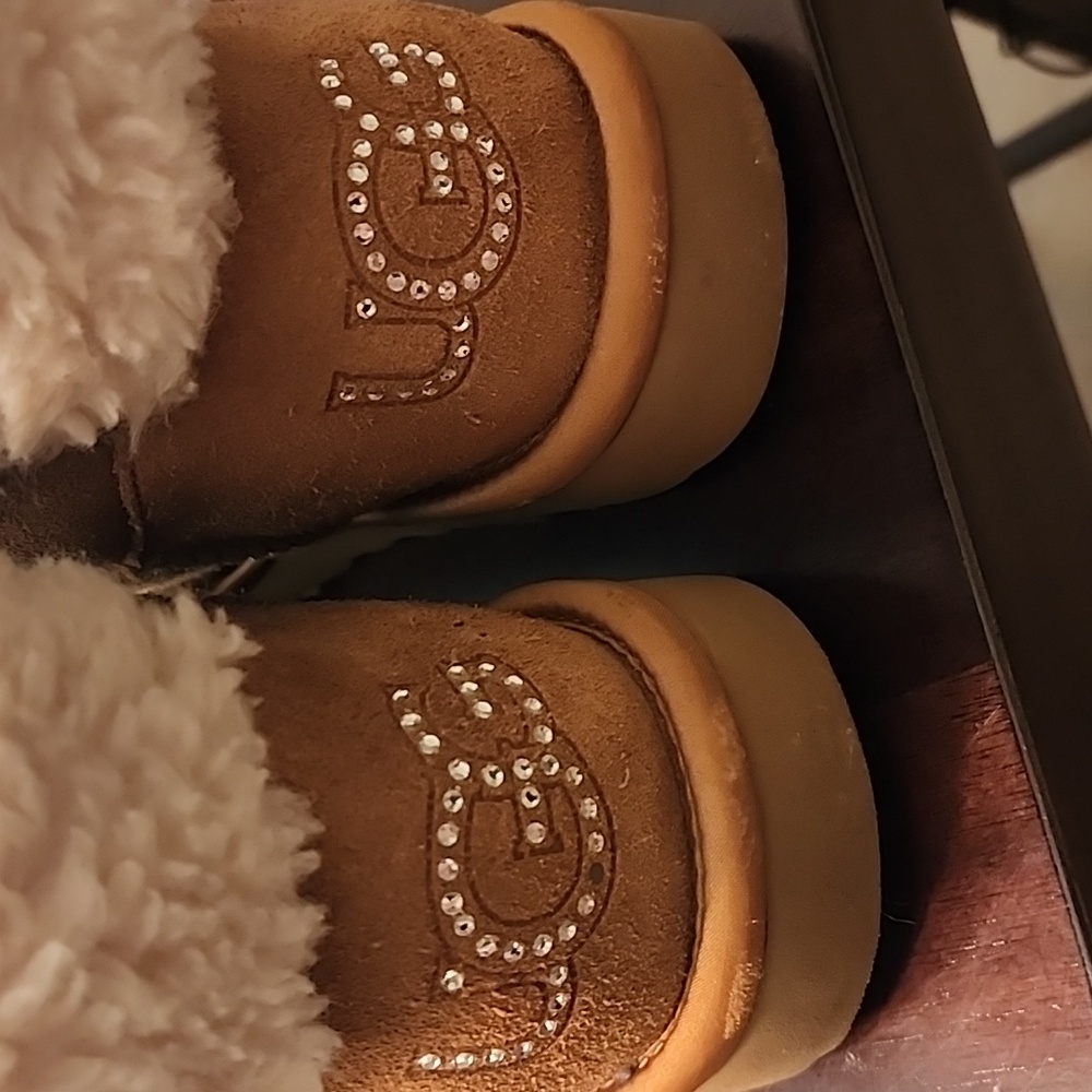 Ugg Short Boot - image 2